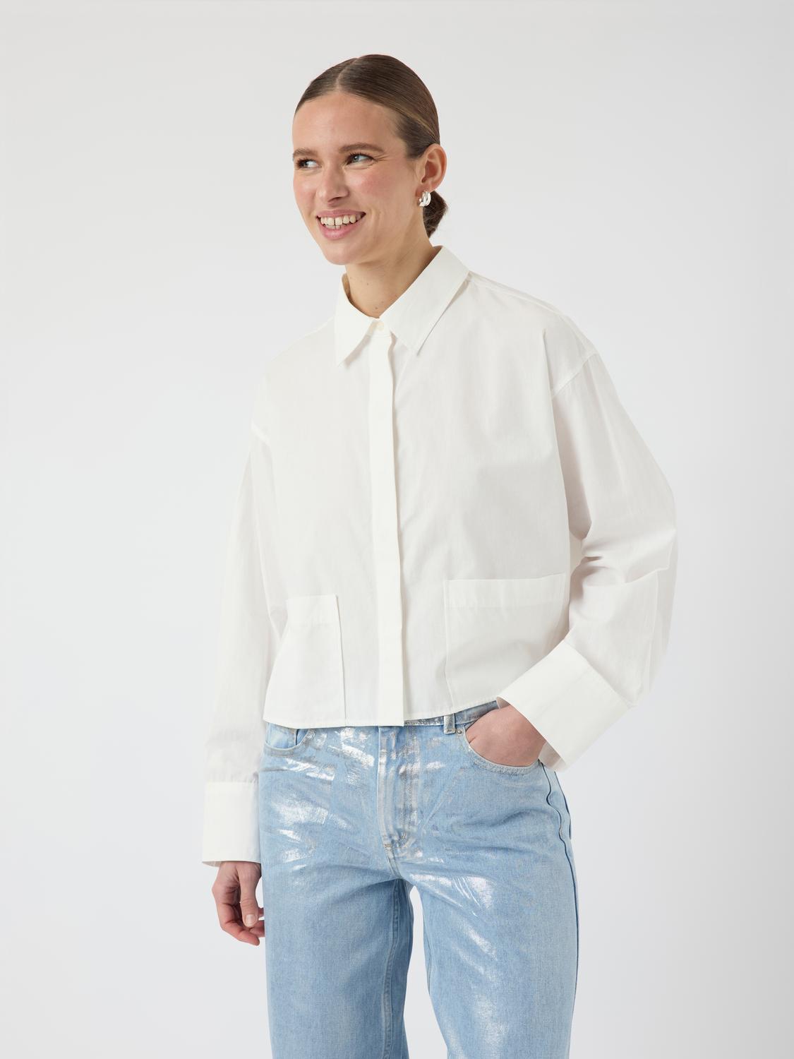 model_shot-front